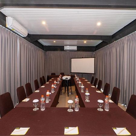 Hotel Summerville ماجالينغكا المظهر الخارجي الصورة