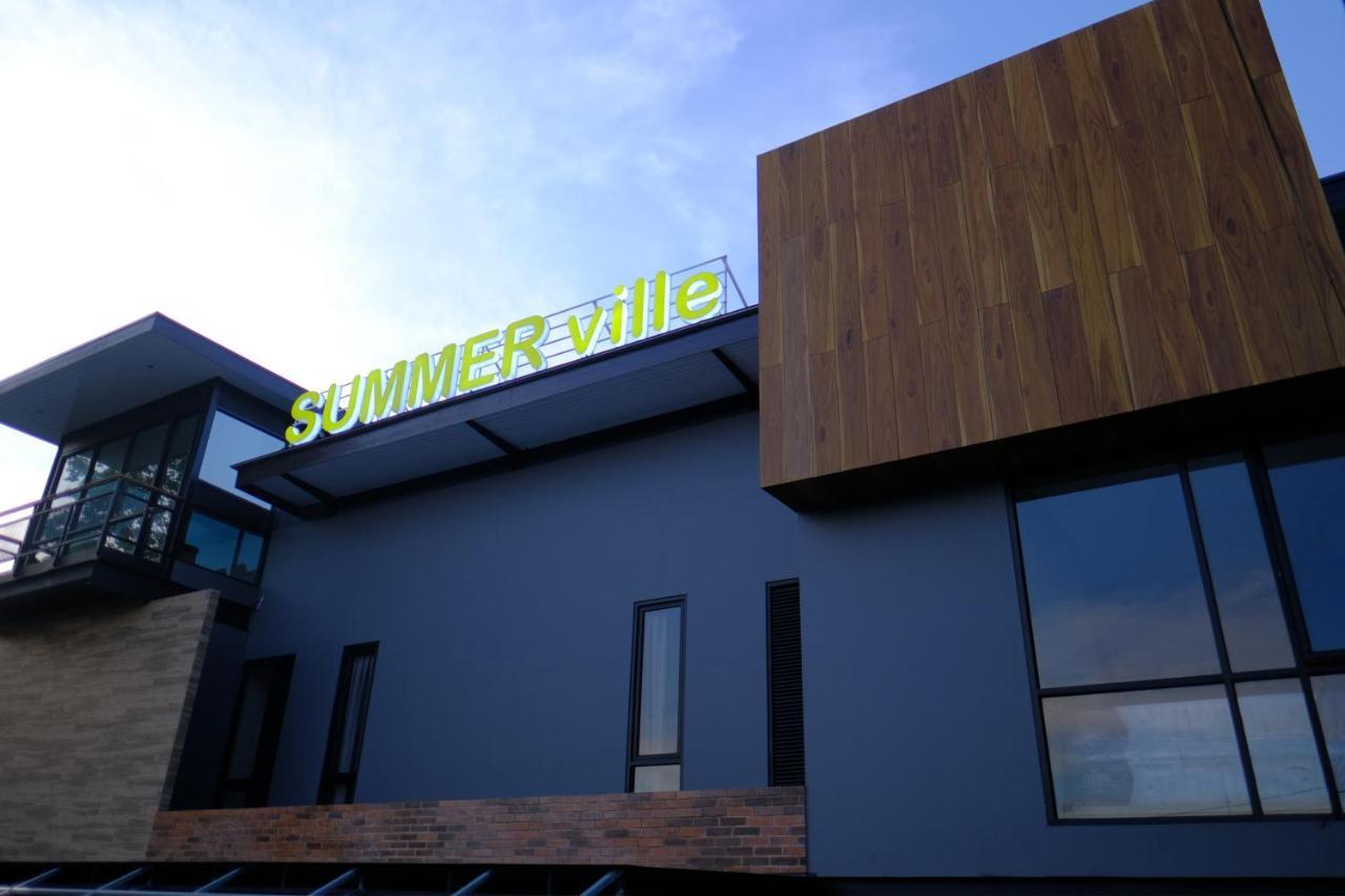 Hotel Summerville ماجالينغكا المظهر الخارجي الصورة