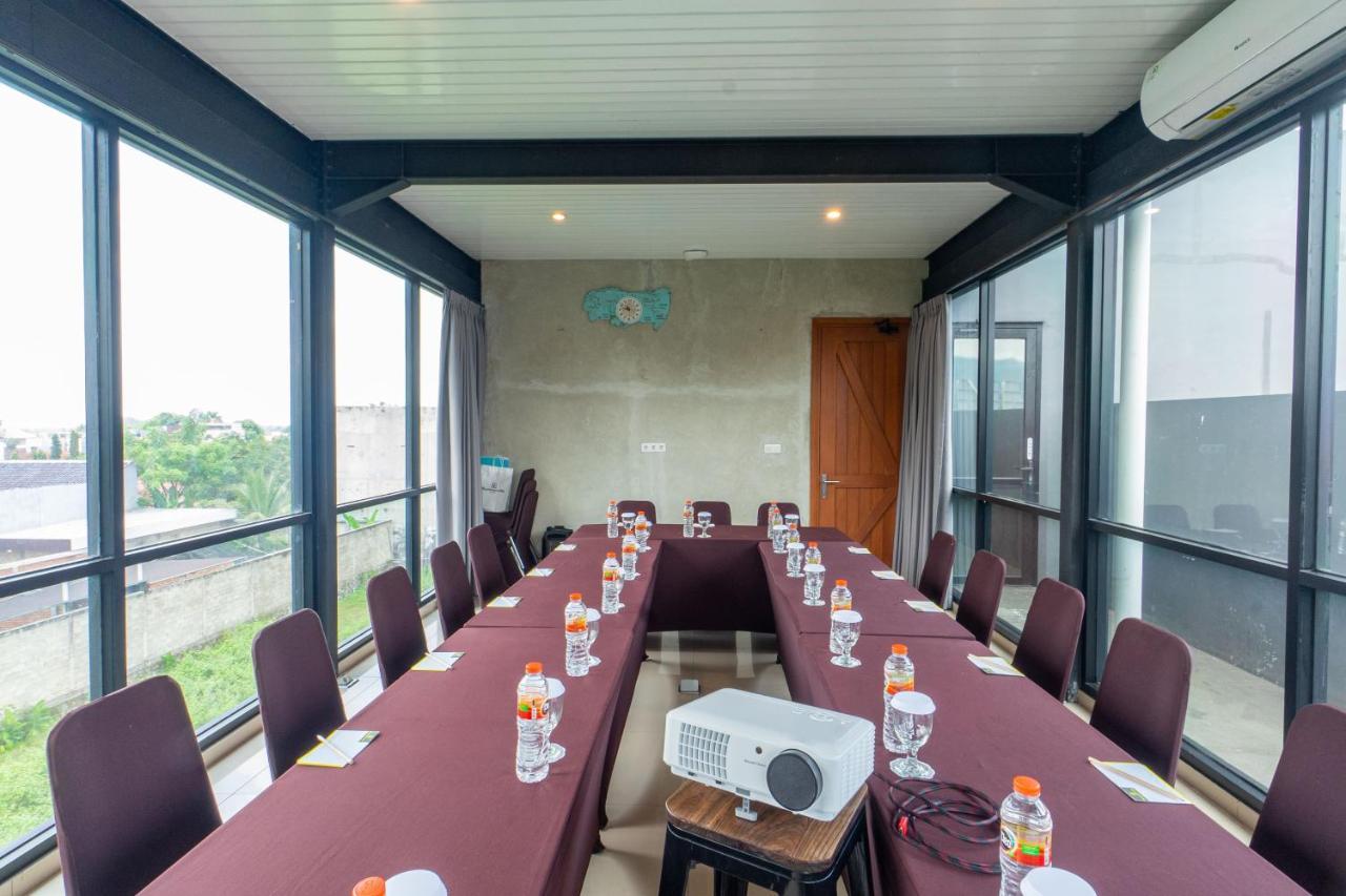 Hotel Summerville ماجالينغكا المظهر الخارجي الصورة